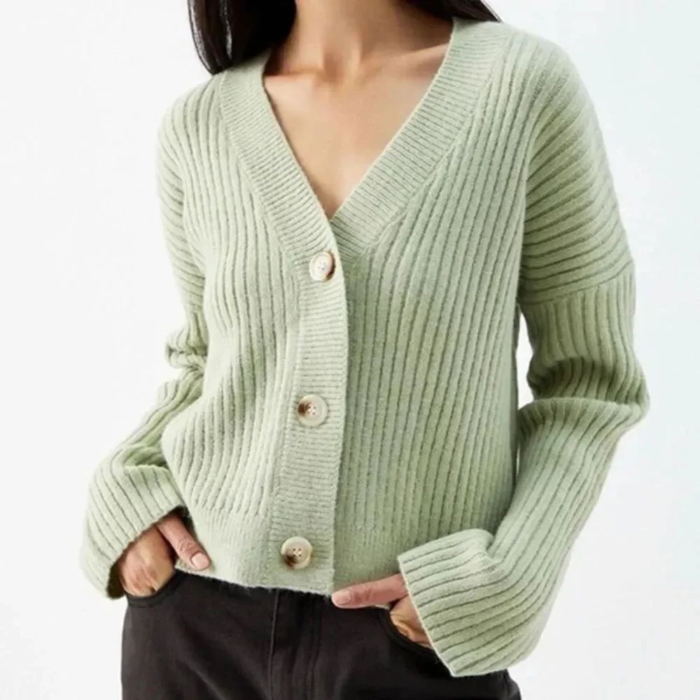 Kendall and Kylie Ribbed V neck Cardigan Button down Pistachio Green Small
